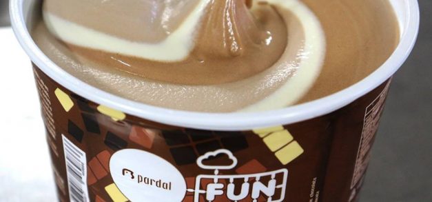 Pardal lança sorvetes de açaí com banana e churros